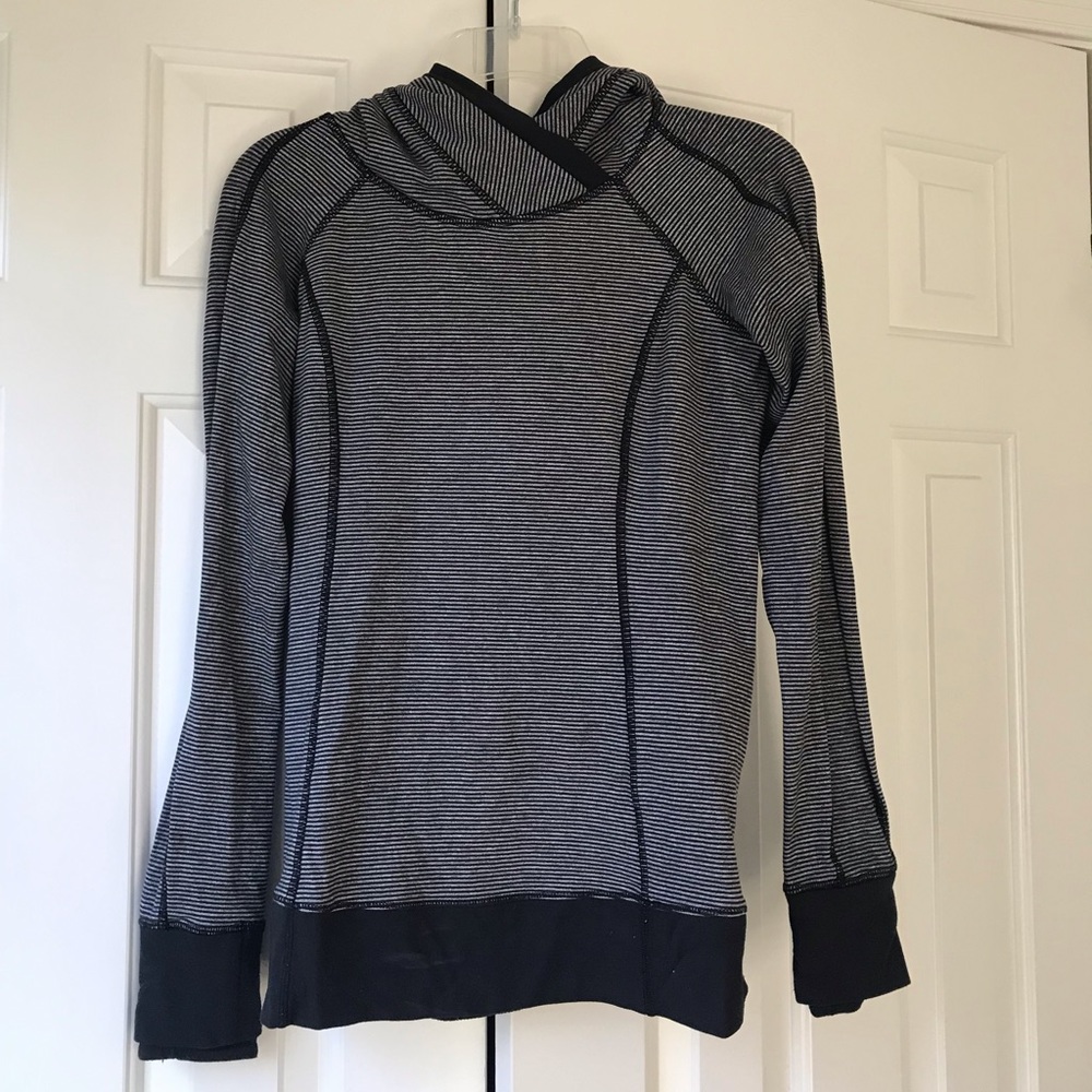 Lululemon hoodie/shirt
